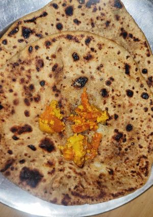 आलु का परांठा (aloo ka paratha recipe in Hindi) रेसिपी मुख्य फोटो