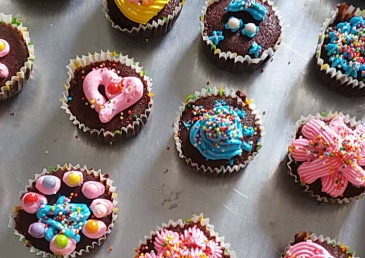 Resep VANILLA &amp; CHOCOLATE CUPCAKE RECIPE | Bagaimana Menyiapkan VANILLA &amp; CHOCOLATE CUPCAKE RECIPE yang Sempurna