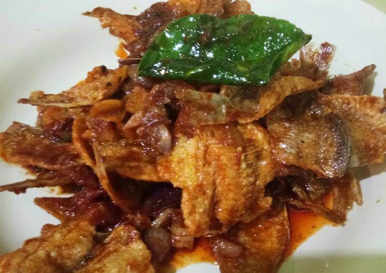 Ikan asin tipis balado instan