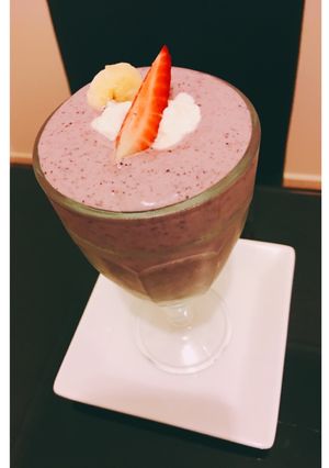 Hình của món Blueberry & Banana Smoothie (Việt Quất& Chuối).