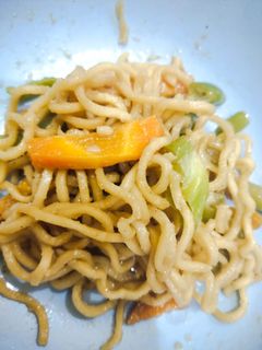 Foto resep Mie goreng sayur uenakk dan simpel