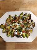 Aguacate braseado con salsa de yogurt y pico de gallo