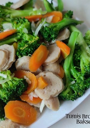 Foto resep Tumis Brokoli Wortel Bakso Simple