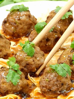 【乾香根牛肉丸子】小孩必吃的老菜脯牛肉丸 的食譜成品照片