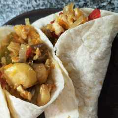 Foto principal de Tacos o fajitas de vegetales y pollo