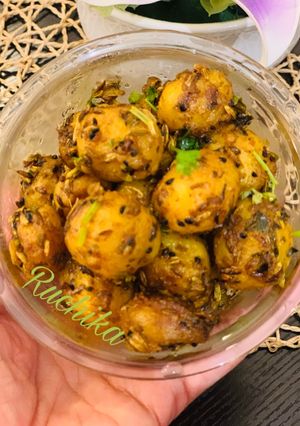 A picture of Achaari Aloo.