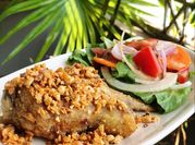 A picture of gà rán chua ngọt