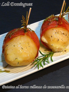 Una foto de Patatas al horno rellenas de mozzarella con jamón serrano