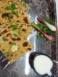 પનીર પરોઠા (paneer parotha recipe in gujarati) રેસીપી મુખ્ય ફોટો
