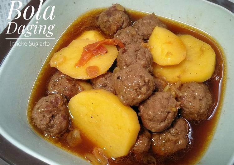 Rahasia Bikin 17. Semur Bola Daging, Enak