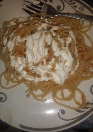 Una foto de Spaghetti rojo