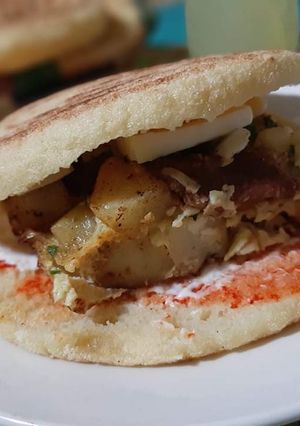 Une photo de Sandwich frites omelette merguez 🍴