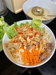 Hình của món Bún bò Nam Bộ.