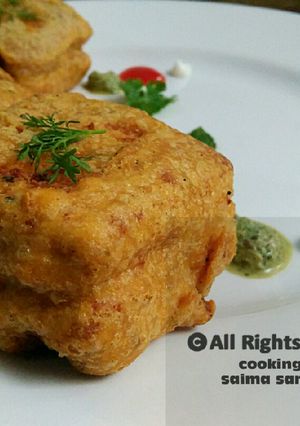 A picture of Bread pakora/fritters.
