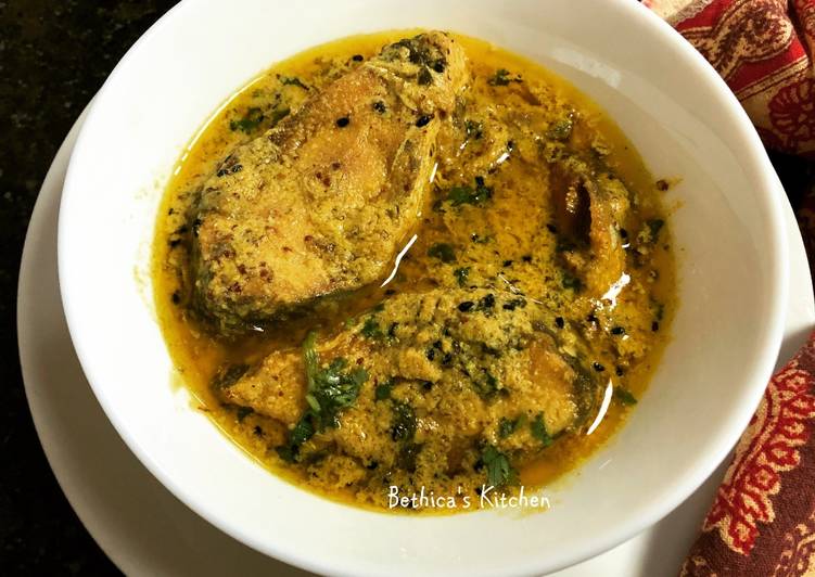 Quick and Easy Shorshe Ilish Bengali Fish Curry
