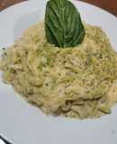 Espagueti de Zucchini con salsa blanca