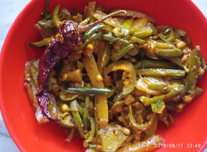 A picture of Parwal aloo sabji.