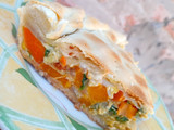Tarta de verduritas en bandeja