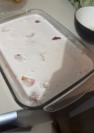 Una foto de Mousse de fresa sin horno