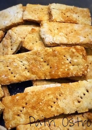 Una foto de Bastoncitos de queso y sésamo veganos