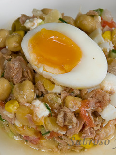Una foto de Ensalada de garbanzos