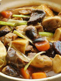 瓦鍋冬菇雞豆腐煲 的食譜成品照片