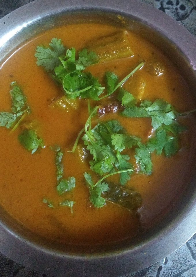 முருங்கைக்காய் கிரேவி செட்டிநாடு ஸ்டைல் (Murunkaikaai gravy recipe in tamil) செய்முறை முக்கிய புகைப்படம்