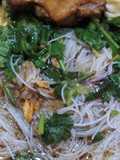 ก๋วยเตี๋ยวไก่พะโล้เส้นหมี่