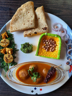 गावरान झणझणीत गोळे रस्सा... (gode rassa recipe in marathi) रेसिपी चे मुख्य फोटो
