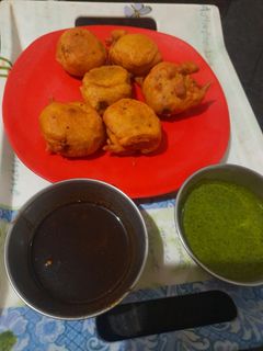 बटाटा वडा(Batat vada recipe in Hindi) रेसिपी मुख्य फोटो