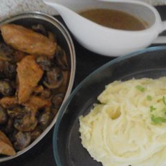 A picture of My Buttery Garlic Roasted Mushroom & Buttery Chicken in a Buttery Sauce 😉.