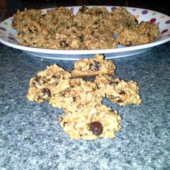 A picture of Tricia's peanut butter oatmeal drop cookies.