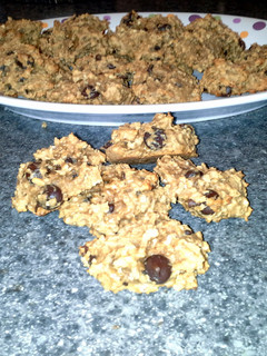 A picture of Tricia's peanut butter oatmeal drop cookies.