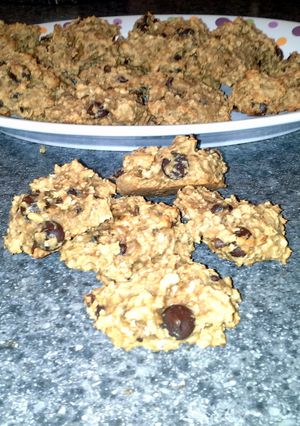 A picture of Tricia's peanut butter oatmeal drop cookies.