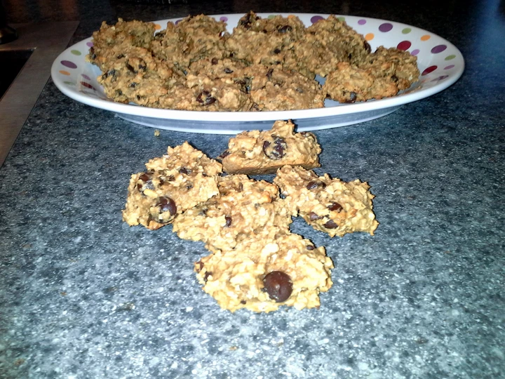 Easy Way Make Tricia's peanut butter oatmeal drop cookies the Delicious Delicious