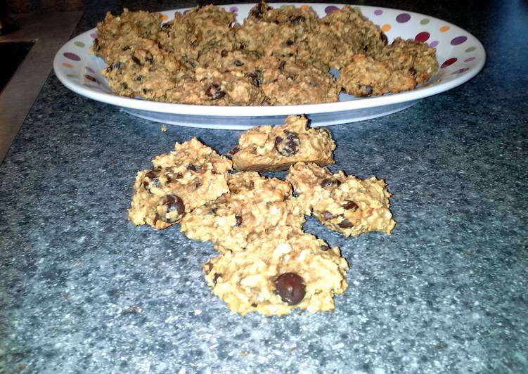 Steps to Prepare Tricia&#39;s peanut butter oatmeal drop cookies in 12 Minutes for Young Wife