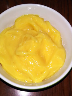 A picture of pudding n marshmallow frosting.