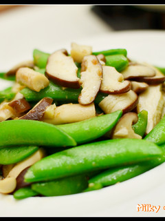 料理 - 豌豆莢炒鮮菇片 的食譜成品照片