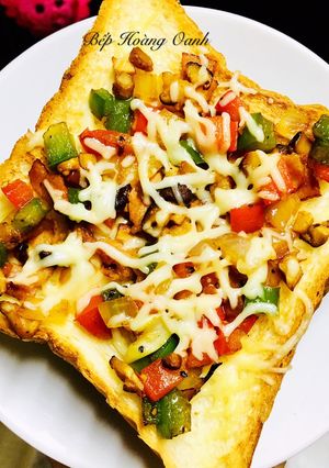 Hình của món Pizza Bánh Mì Thập Cẩm🥪.