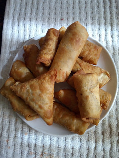 A picture of Chicken breast spring rolls #themechallange.