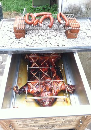 A picture of Roast whole Pig.