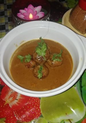 वेज कोफ्ता करी (kofta curry recipe in marathi) रेसिपी चे मुख्य फोटो