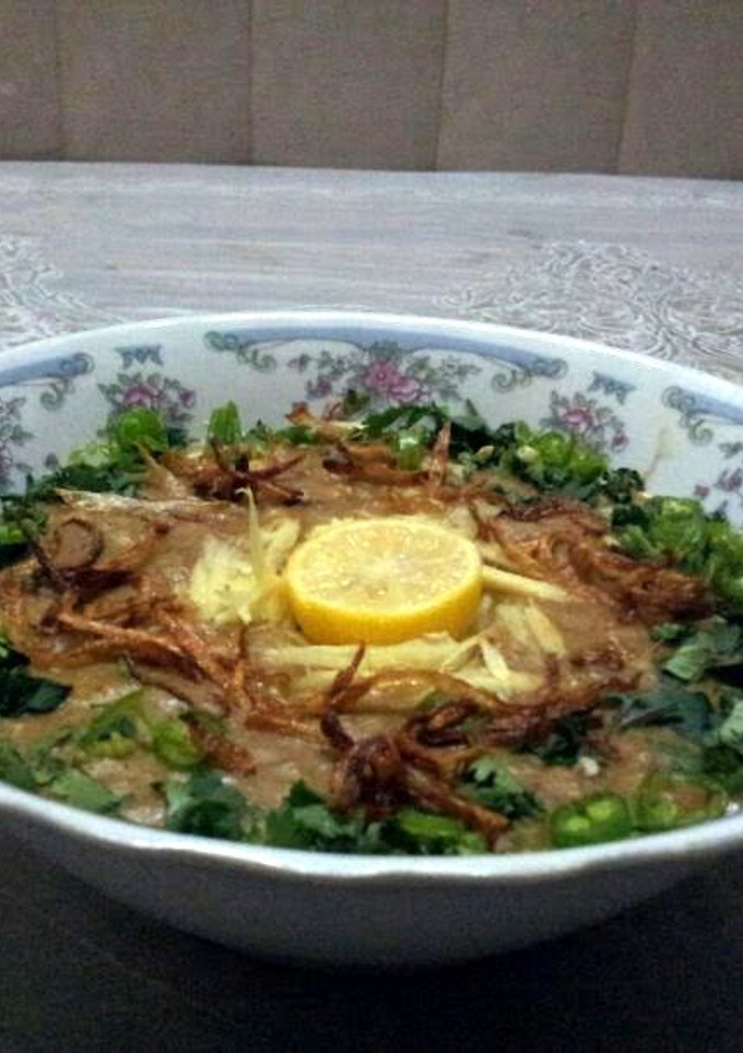A picture of Haleem.