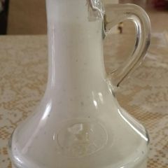 A picture of Creamy salad dressing.
