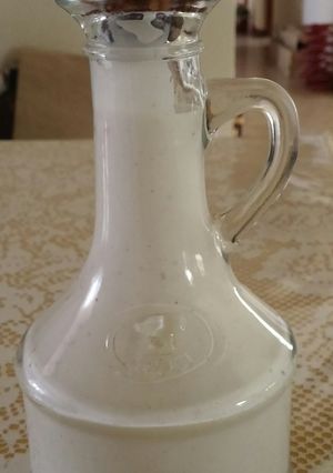 A picture of Creamy salad dressing.
