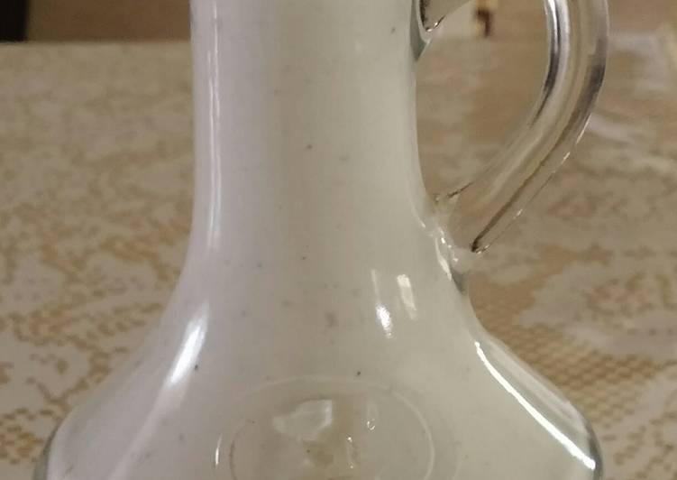 Creamy salad dressing