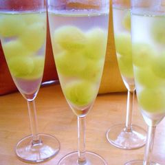 A picture of Muscat Grapes in Wine Jelly.