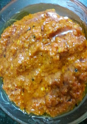 A picture of Lahsun mirch adrak ki Chutney.