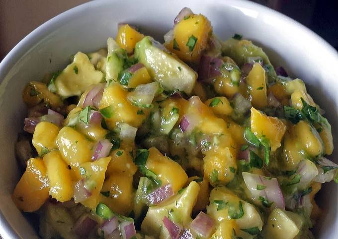 How to Prepare Homemade Mango &amp; Avocado Salsa