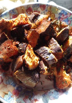 Una foto de Zaalouk con vegetales secos - ensalada de Berenjena marroquí
